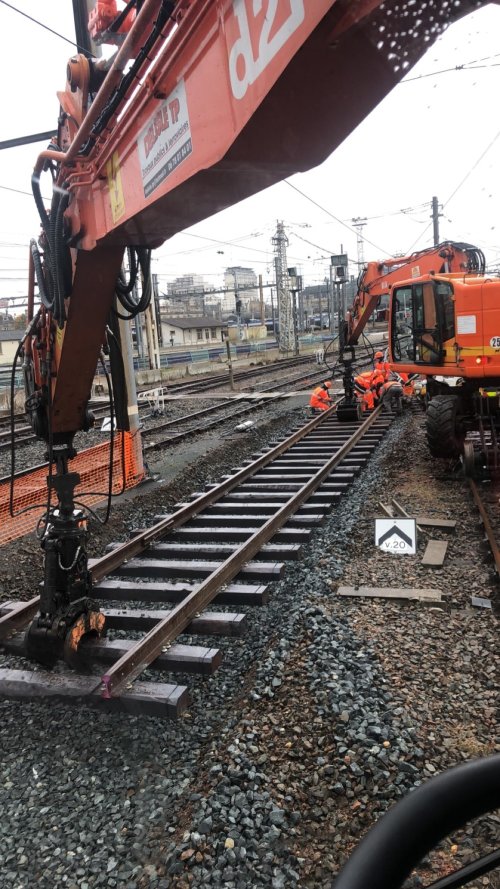 Chauffeur et personnel formés aux risques ferroviaires à Nice